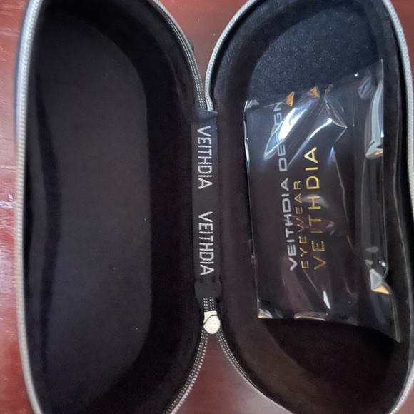 Ladies Sunglases - Picture 6 of 7